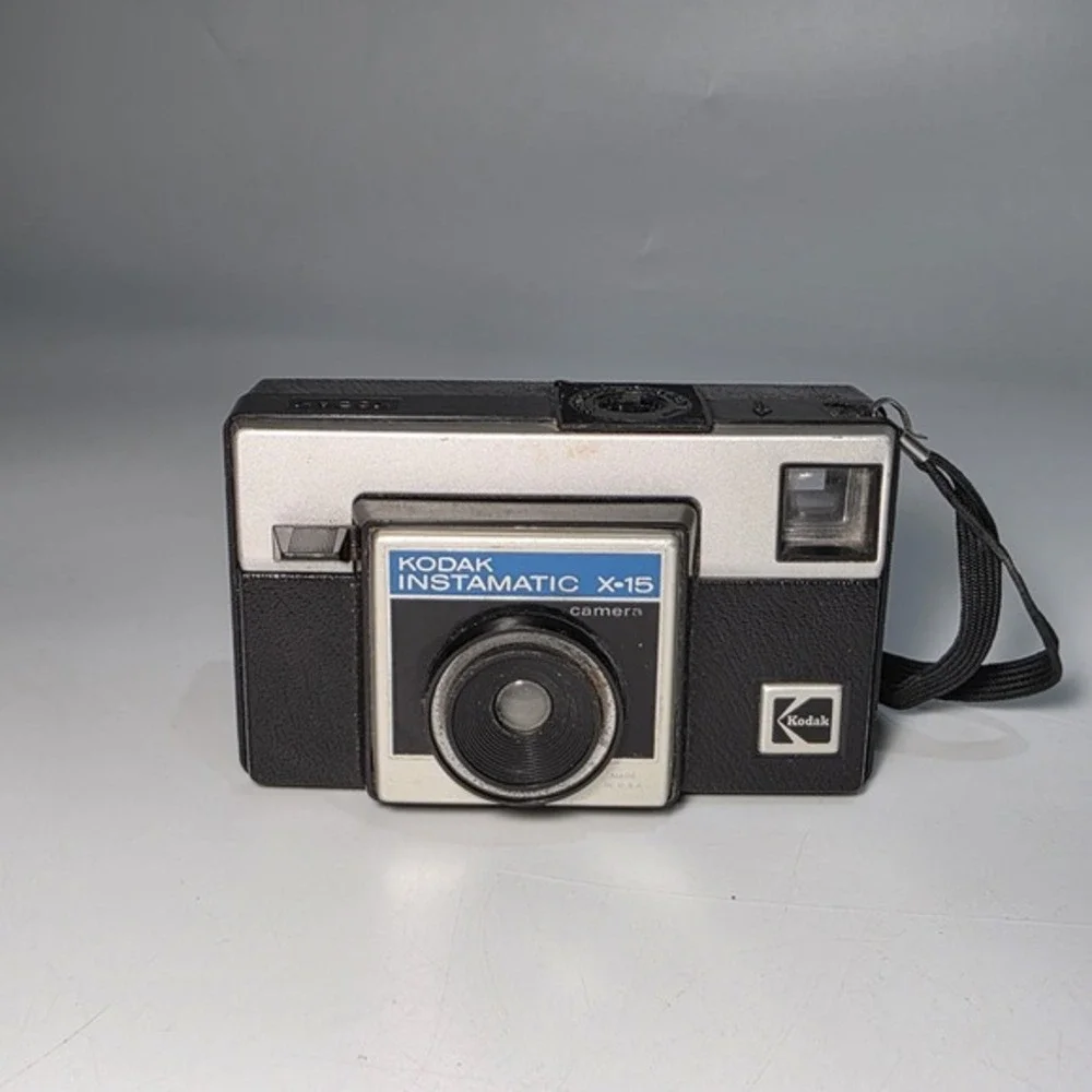 Vintage Kodak Instamatic X-15 Film Camera Black & Silver 1970's‎ Movie Prop USA